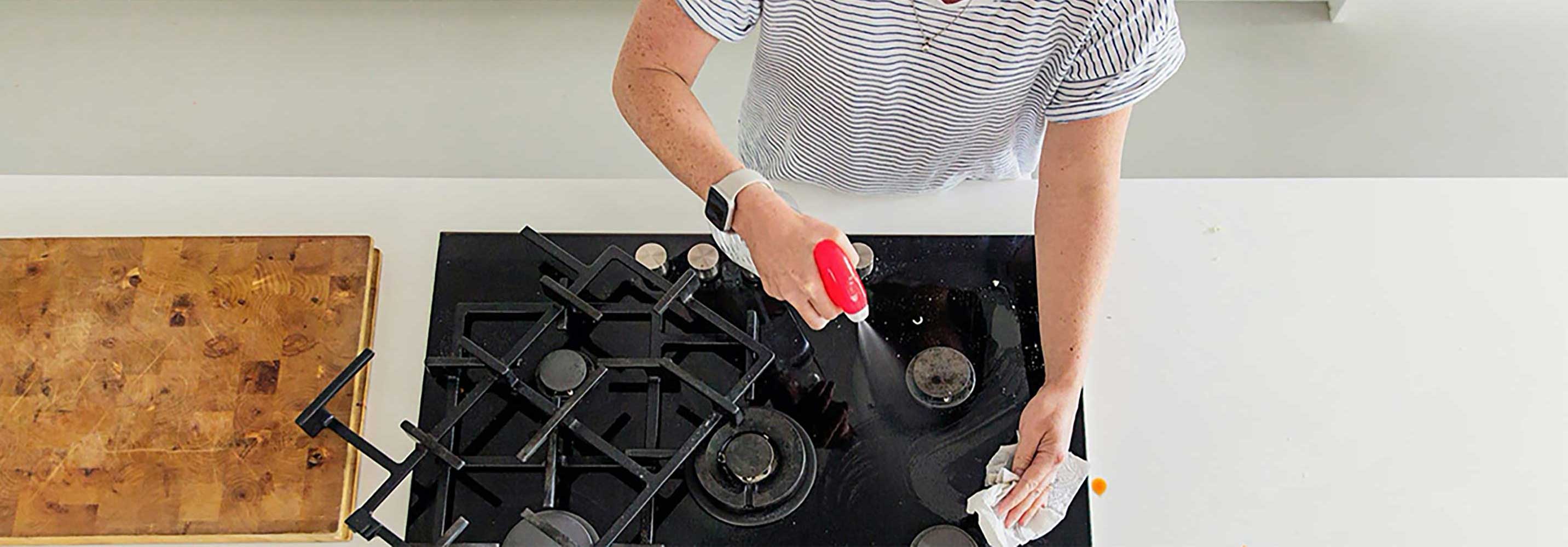 Hoe reinigingsspray schoonmaken gemakkelijk maakt en tijd bespaart